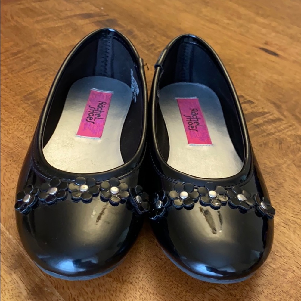 Black balerinas/ dress shoes with flowers for girl